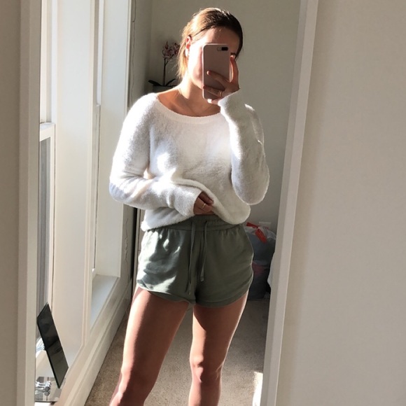 white fuzzy garage simple sweater - Picture 4 of 9